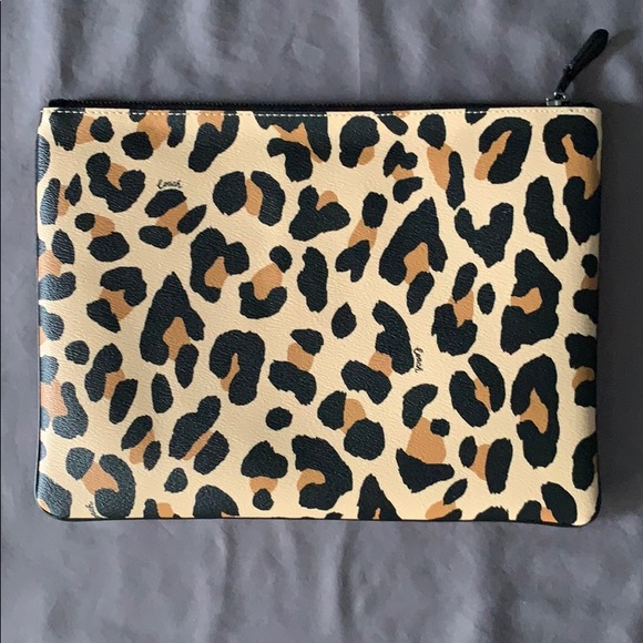 BNWT COACH x DISNEY “DOC” LARGE WRISTLET - Picture 2 of 2